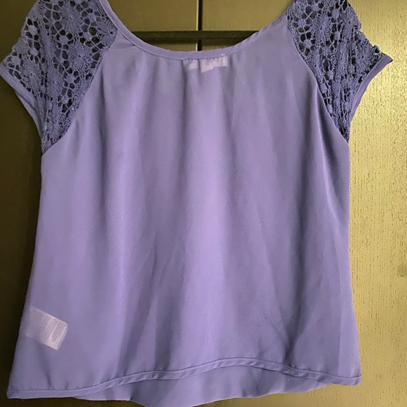Staring at stars-Sz L top with front lace overlay - Picture 3 of 3